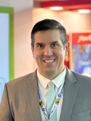 Dr. André Cabral